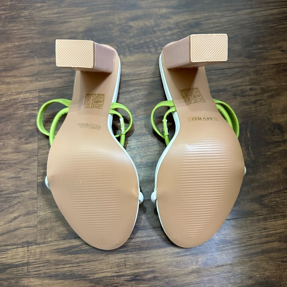 Multicolored White Block Heels size 8 perfect condition! - Picture 4 of 6